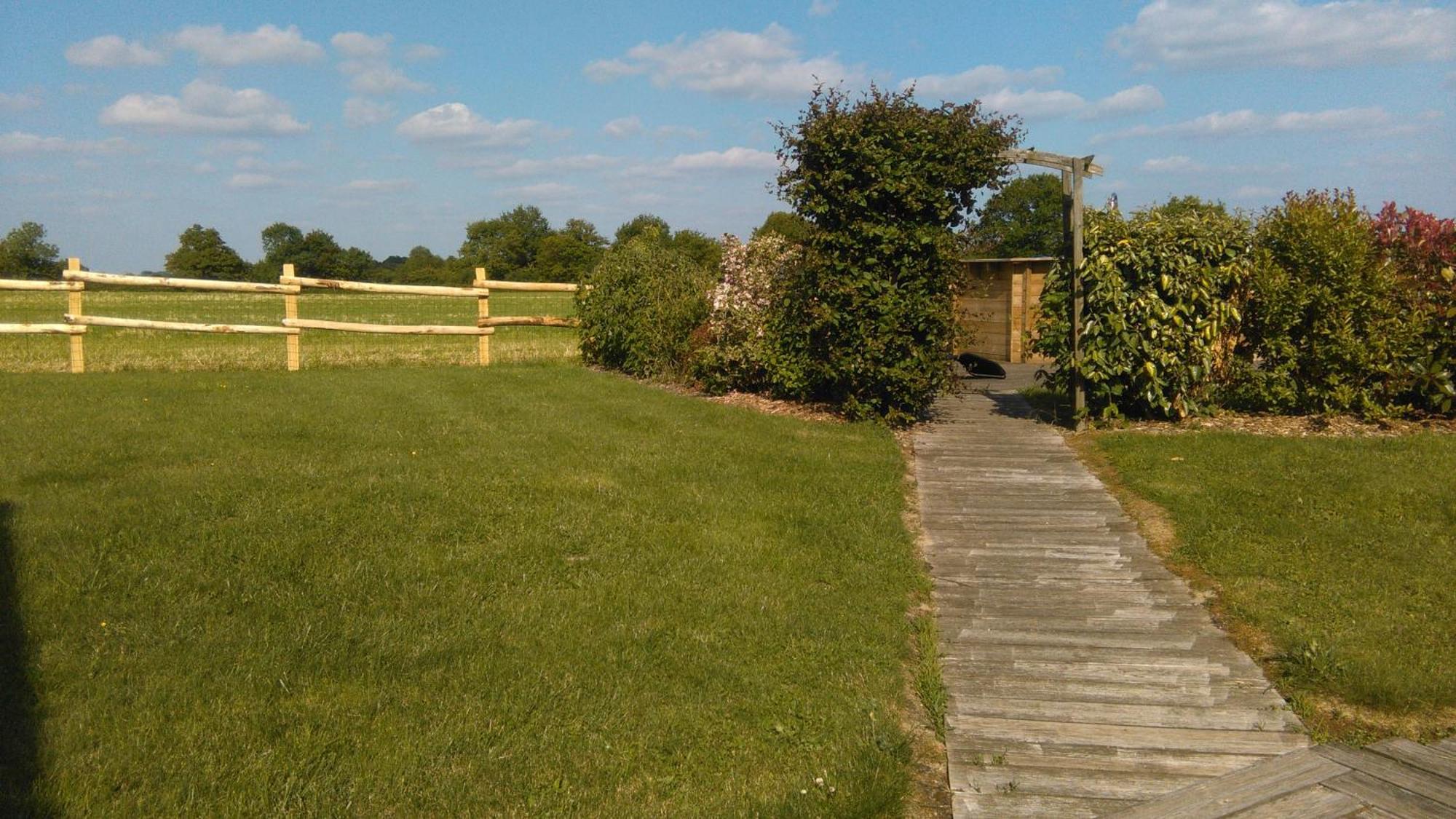 Gite De L'Ivronniere La Ronde  Exterior photo